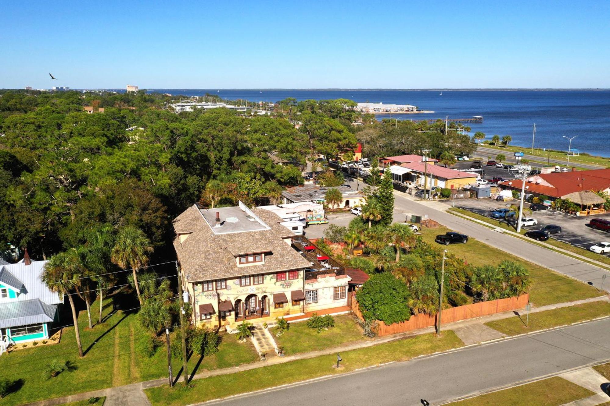 Casa Coquina Del Mar Bed And Breakfast 타이터스빌 외부 사진